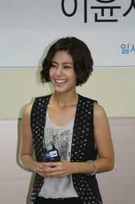 李允智(Lee yong ji)出席活动图片图册