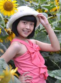 最新钟雯冠壁纸