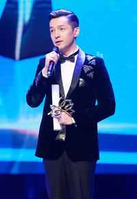 胡歌(Hugh)白玉兰奖最佳男主角性感图片图集