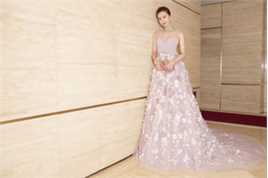 刘诗诗(Liu Shishi)BAZAAR明星慈善夜前后照片