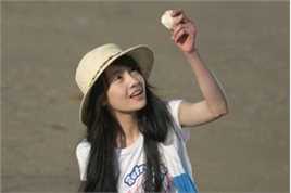 精选郑爽(Zheng Shuang)在《一起来看流星雨》饰演楚雨荨中的图册