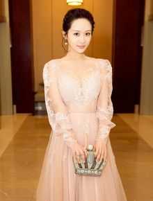 杨紫(Andy)2017中国电视剧品质盛典性感图片壁纸