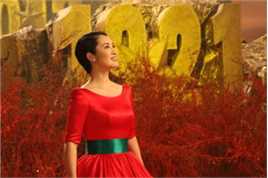 最优质刘一祯在《歌唱共产党》MV中的相册