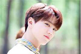 最新李濬荣(Jun)壁纸