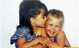 克莱尔·霍尔特(Claire Holt)童年的生活照相册