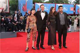 阿玛特·伊斯卡拉特(Amat Escalante)出席威尼斯国际电影节图册