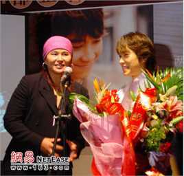 裘海正参加活动图片图集