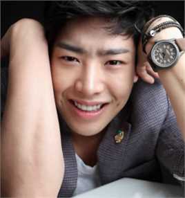 最新朴敏雨（官方译名）(，Park Min Woo)性感图片