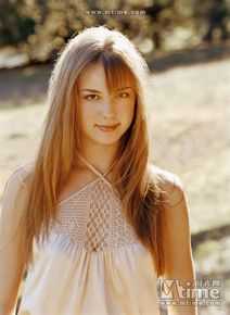 高清艾米丽·万凯普(Emily VanCamp)精彩图册