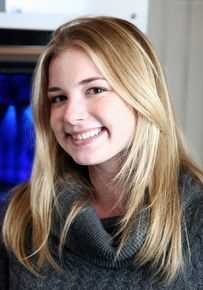 高清艾米丽·万凯普(Emily VanCamp)精彩图册