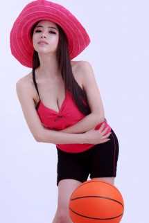优质混血篮球宝贝动感展青春气息相册