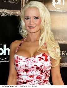 特别专辑足球宝贝出席活动,奔放裙装显傲人身材图片