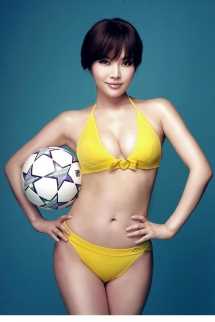 特别专辑足球宝贝喷血半裸诱惑图片