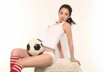 精选西班牙荷兰宝贝场外PK,大长腿大胸谁更迷人_图册