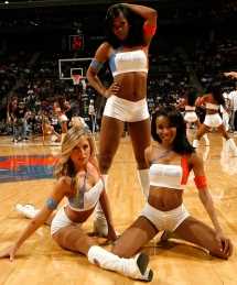 精选篮球迷的拉拉队美女图册