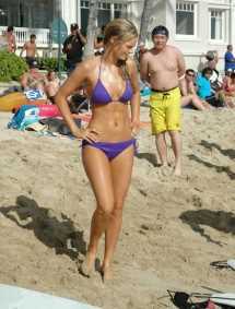 特别专辑澳大利亚性感90后新星海边玩冲浪图片