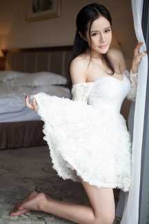 优质纯美白色短裙性感模特相册