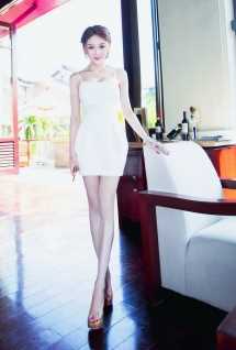 高清李馨诺纤细大长腿诱惑至极图集