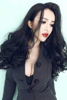 精选苏梓玲秀性感美胸无限诱惑图册