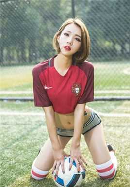 最新足球宝贝惊艳绝美诱惑身材户外性感壁纸