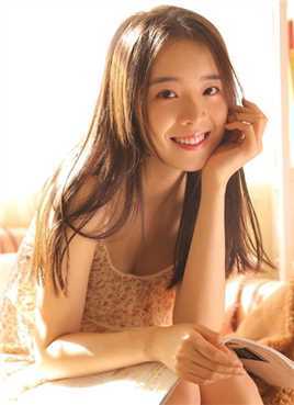 最新小碎花性感甜美女孩无内裸空下面诱人肉体壁纸