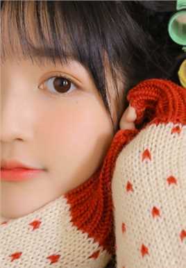 精选爱打扮的清纯童颜美少女居家氧气可爱圆脸图片图册