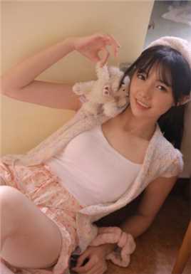 白皙美女面容出水清纯丰满大腿热裤养眼福利