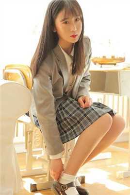 最新长发美女制服气质清纯青涩诱人美女图片壁纸