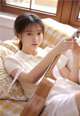 精选居家清纯美女天然无邪眼神氧气素人图片图册