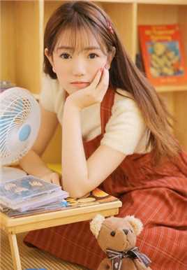 最新文艺漂亮长发美女卧室清纯淑女长裙小清新壁纸