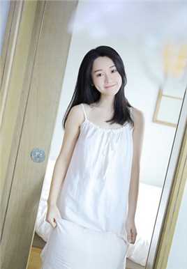 高清吊带长裙少女床上惹火清纯气质诱人养眼图集