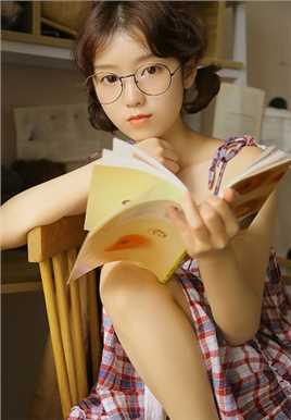 清纯文学萝莉吊带格子裙