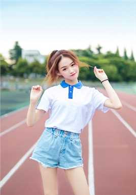 最全校花女神马尾辫操场热裤大长腿清纯养眼壁纸