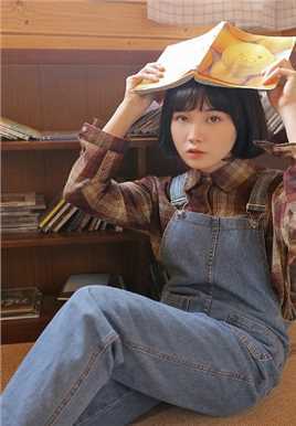 文学少女室内牛仔背带裤清纯