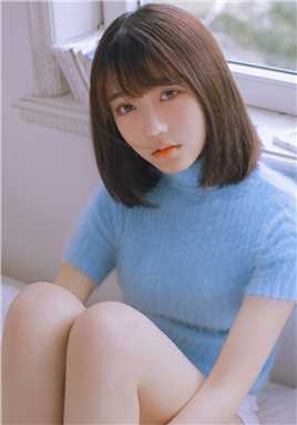 最新白肌少女水灵轻盈床照性感长腿图片图集