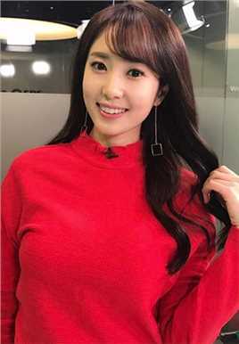 特别专辑美女播报员郑珠姬清纯生活照高雅迷人图片