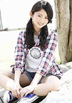 日本清纯美少女铃本美愉私拍