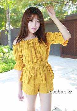 秀人网清纯美女模特许诺Sabrina外拍图片