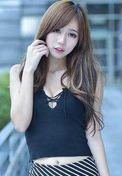 台湾美女模特张菁菁清纯图片