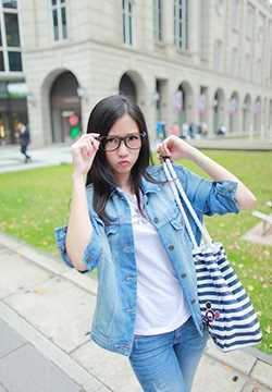 清纯美女职业电竞选手cosplay