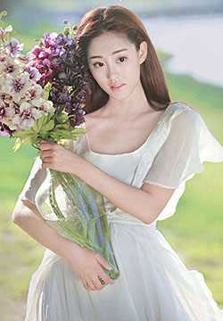 清纯美女白色长裙唯美户外