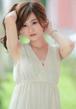 清纯邻家女孩户外唯美