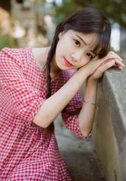 精选清纯校花甜美可人户外照图册