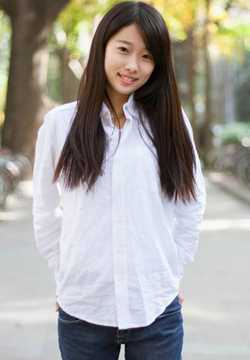 最新清纯美女操场唯美图集