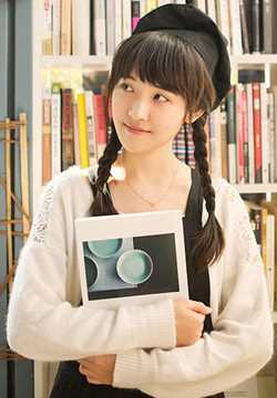 特别专辑清纯可爱少女室内大片