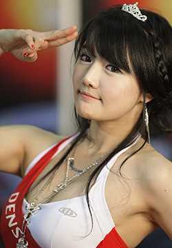 最新韩国车展上的性感可爱嫩模卖萌图集