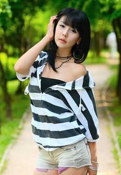 优质清新美女车模李智友迷人相册