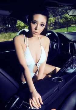 最新韩国豪车比基尼车模李美辛性感壁纸