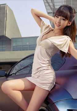 最新可爱车模刘雅函甜美清新翘臀户外壁纸