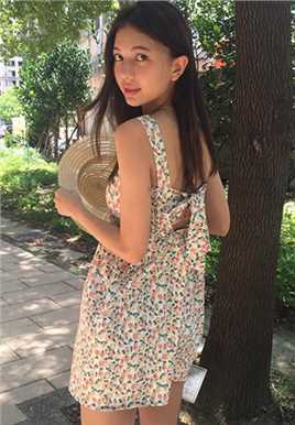 精选中德混血美女郑伊庭甜美生活照图册